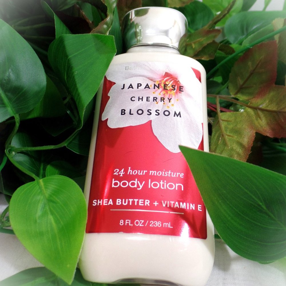 Japanese Cherry Blossom - Bath & Body Works body lotion